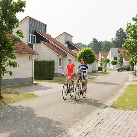 Villa Comfortable With Four Bathrooms, In Surroundings Arcen